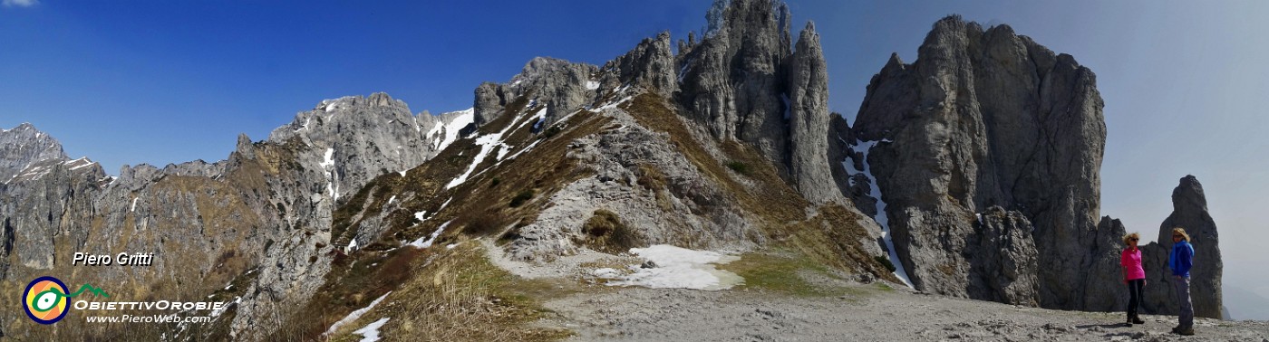 83 Panoramica al Colle del Pertusio - Rif. Rosalba.jpg